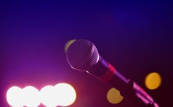 Jak zrobić karaoke w domu? Jak zrobić karaoke w domu?
