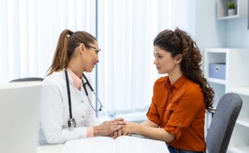 Urządzenia do peelingu kawitacyjnego a sezonowość usług beauty – jak wykorzystać je przez cały rok? urządzenie do peelingu kawitacyjnego